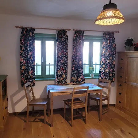 Poveste 招待所 茹里洛夫卡