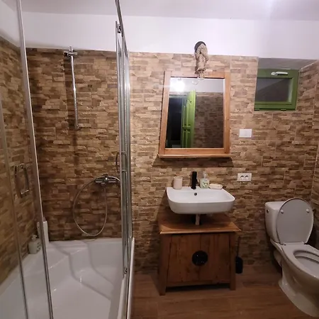 Poveste 招待所 3*