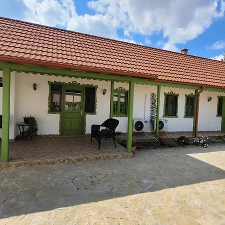 招待所 Poveste 茹里洛夫卡