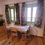 Poveste Guest house
