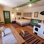 Poveste Guest house