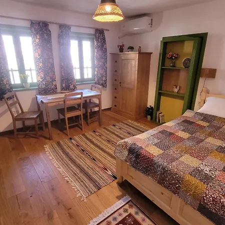 Poveste Guest house 3*