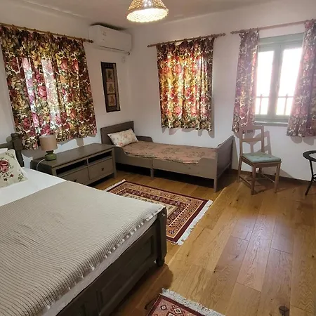 Poveste Guest house